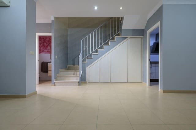 3 bedroom Terraced Villa for sale in Gelves with garage - € 219,900 (Ref: 9586626)