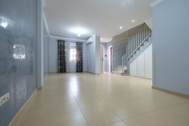 3 bedroom Terraced Villa for sale in Gelves with garage - € 219,900 (Ref: 9586626)