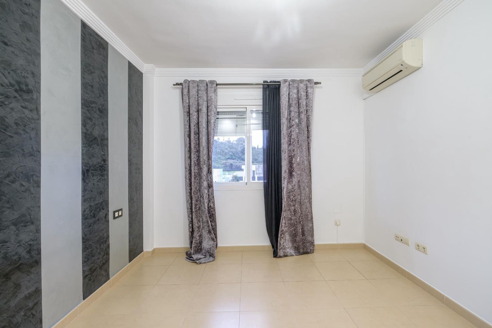 3 bedroom Terraced Villa for sale in Gelves with garage - € 219,900 (Ref: 9586626)