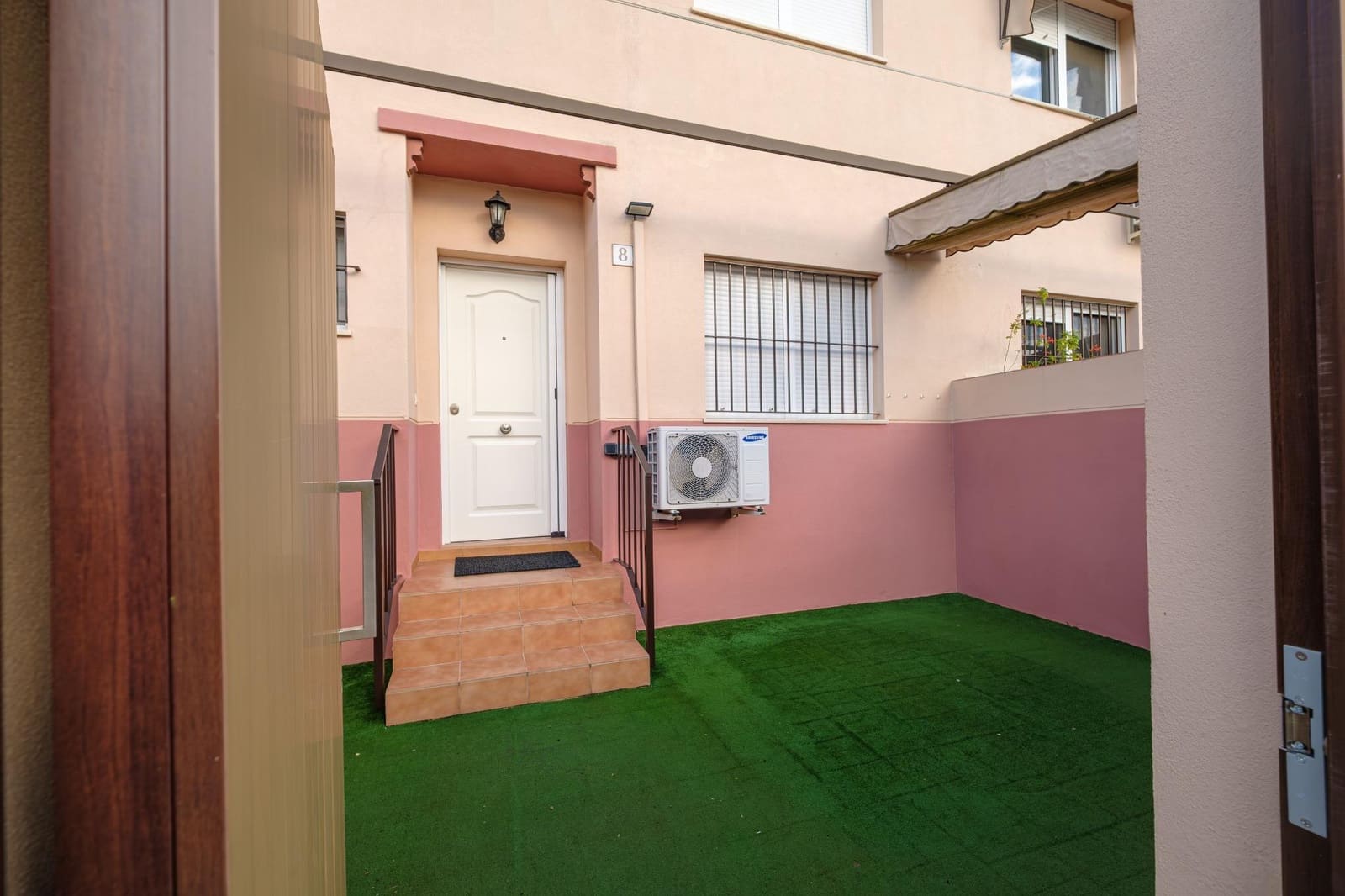 3 bedroom Terraced Villa for sale in Gelves with garage - € 219,900 (Ref: 9586626)