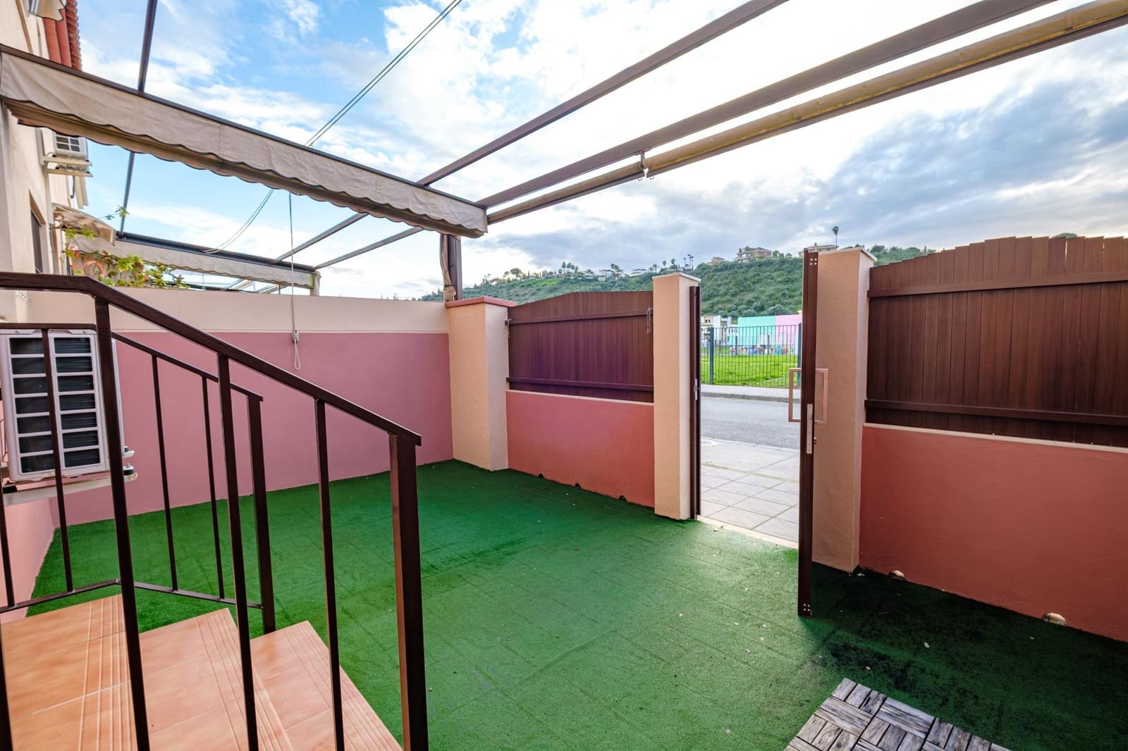 3 bedroom Terraced Villa for sale in Gelves with garage - € 219,900 (Ref: 9586626)