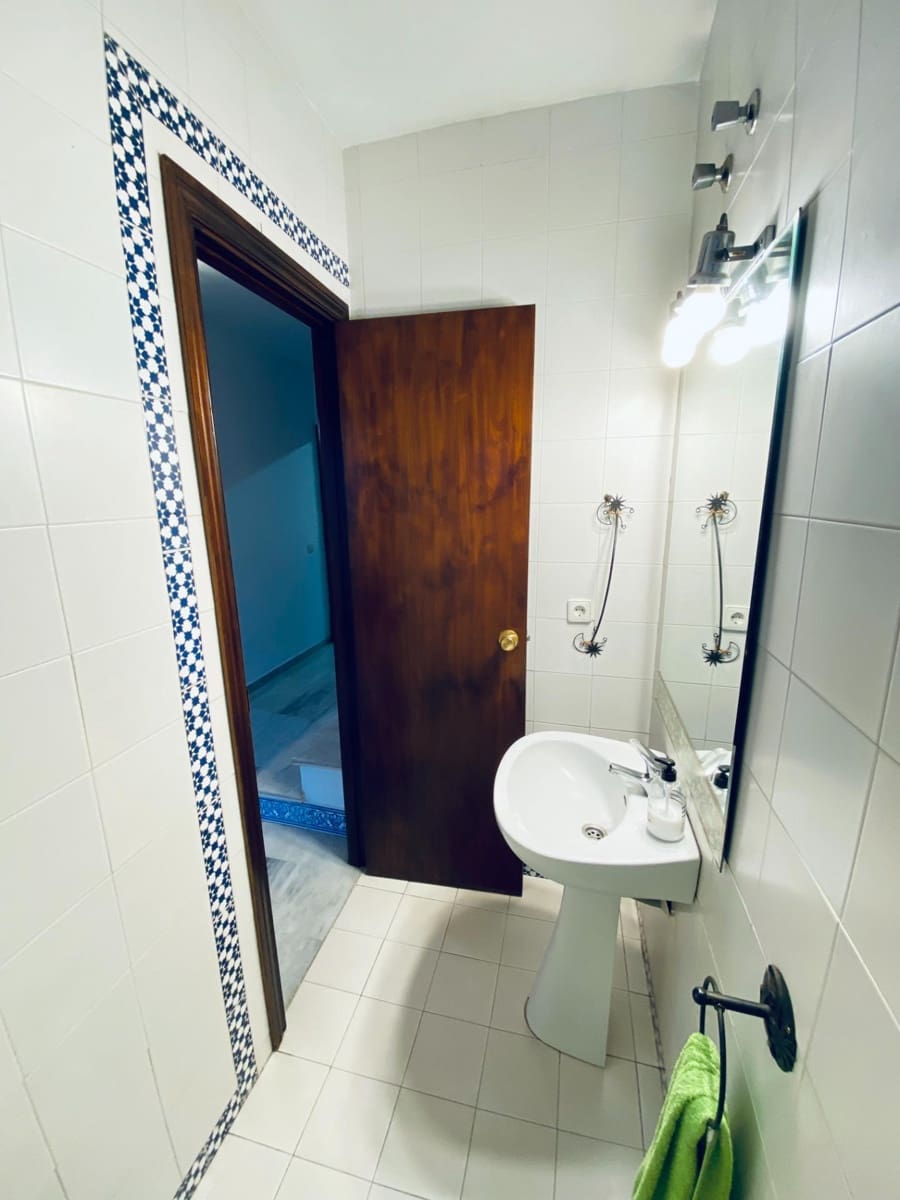 4 bedroom Terraced Villa for rent in Mairena del Aljarafe with garage - € 1,175 (Ref: 9596296)