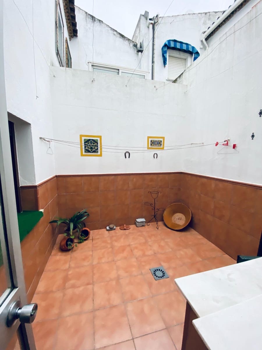 4 bedroom Terraced Villa for rent in Mairena del Aljarafe with garage - € 1,175 (Ref: 9596296)