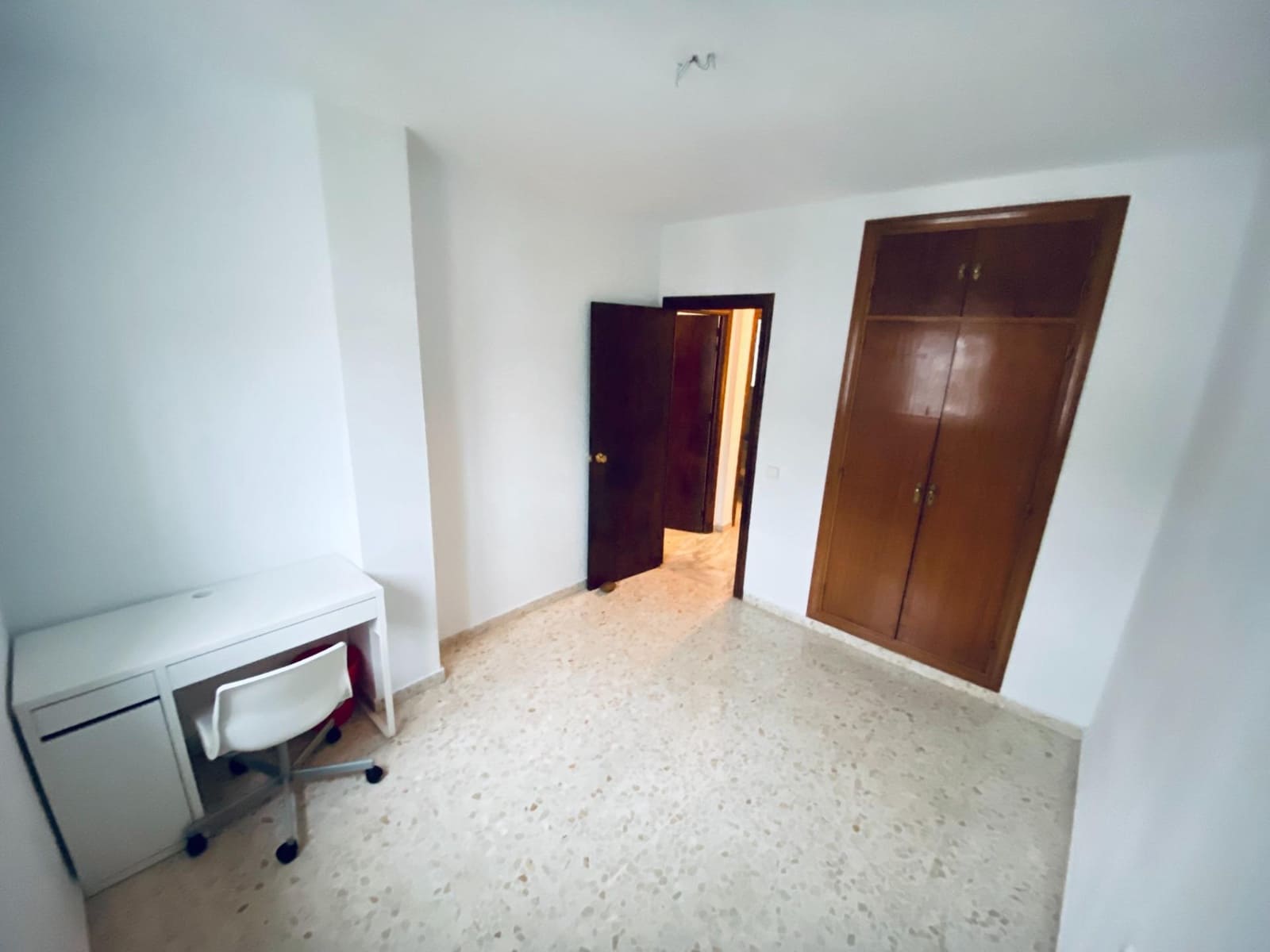 4 bedroom Terraced Villa for rent in Mairena del Aljarafe with garage - € 1,175 (Ref: 9596296)