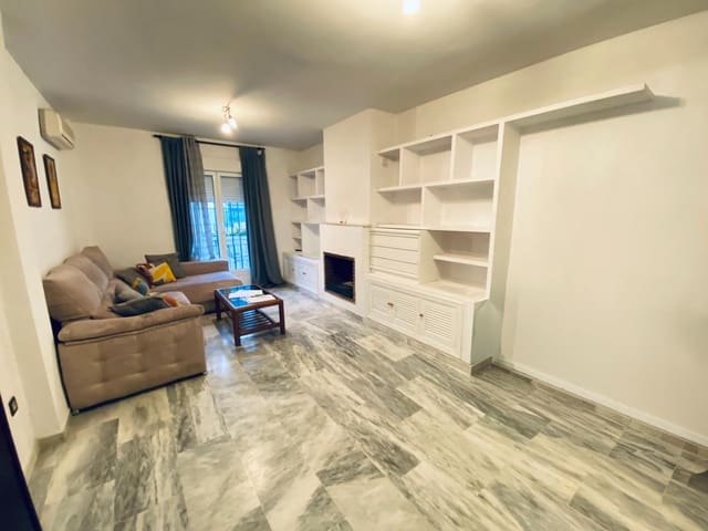 4 camera da letto Villetta a Schiera da affittare in Mairena del Aljarafe con garage - 1.175 € (Rif: 9596296)