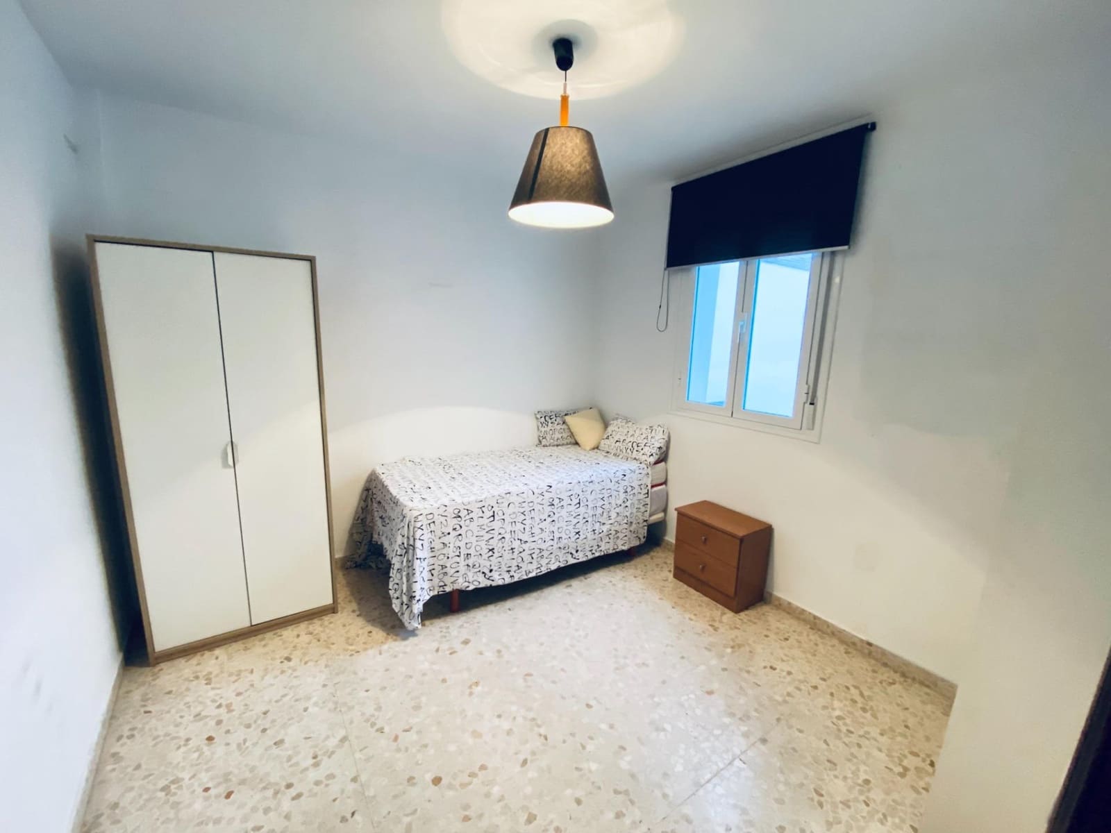 4 bedroom Terraced Villa for rent in Mairena del Aljarafe with garage - € 1,175 (Ref: 9596296)