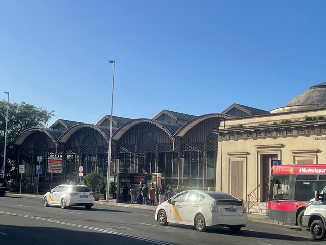 4 slaapkamer Flat te koop in Sevilla stad - € 450.000 (Ref: 9615646)