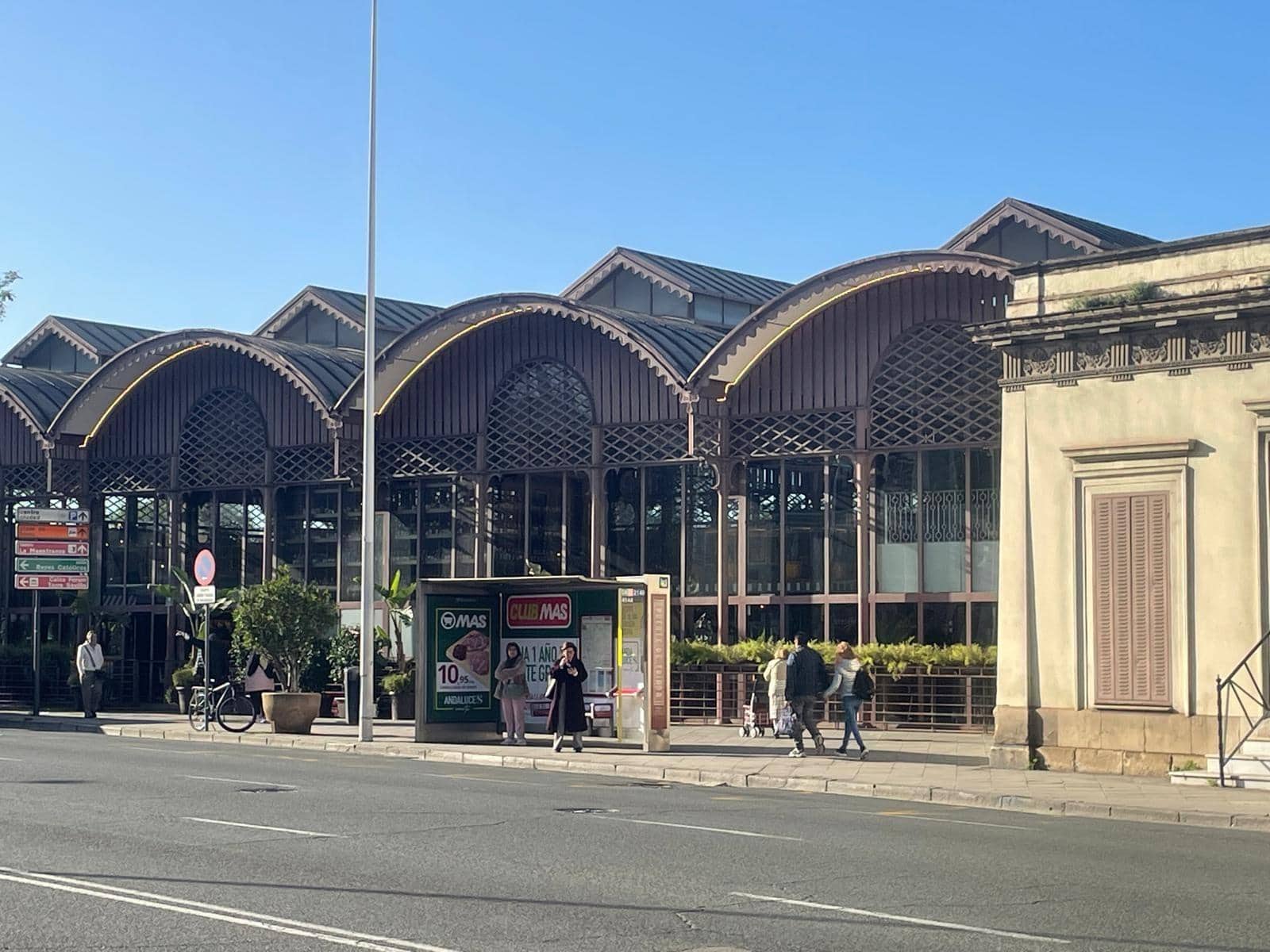 Piso de 4 habitaciones en Sevilla ciudad en venta - 435.000 € (Ref: 9615646)