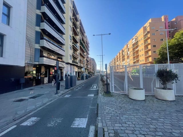 Piso de 4 habitaciones en Sevilla ciudad en venta - 415.000 € (Ref: 9615646)