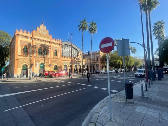 Piso de 4 habitaciones en Sevilla ciudad en venta - 415.000 € (Ref: 9615646)