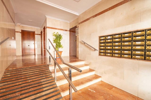 Piso de 3 habitaciones en Sevilla ciudad en venta - 179.900 € (Ref: 9615647)