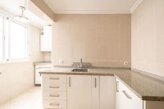 3 makuuhuone Asunto myytävänä paikassa Sevilla kaupunki - 179 900 € (Ref: 9615647)