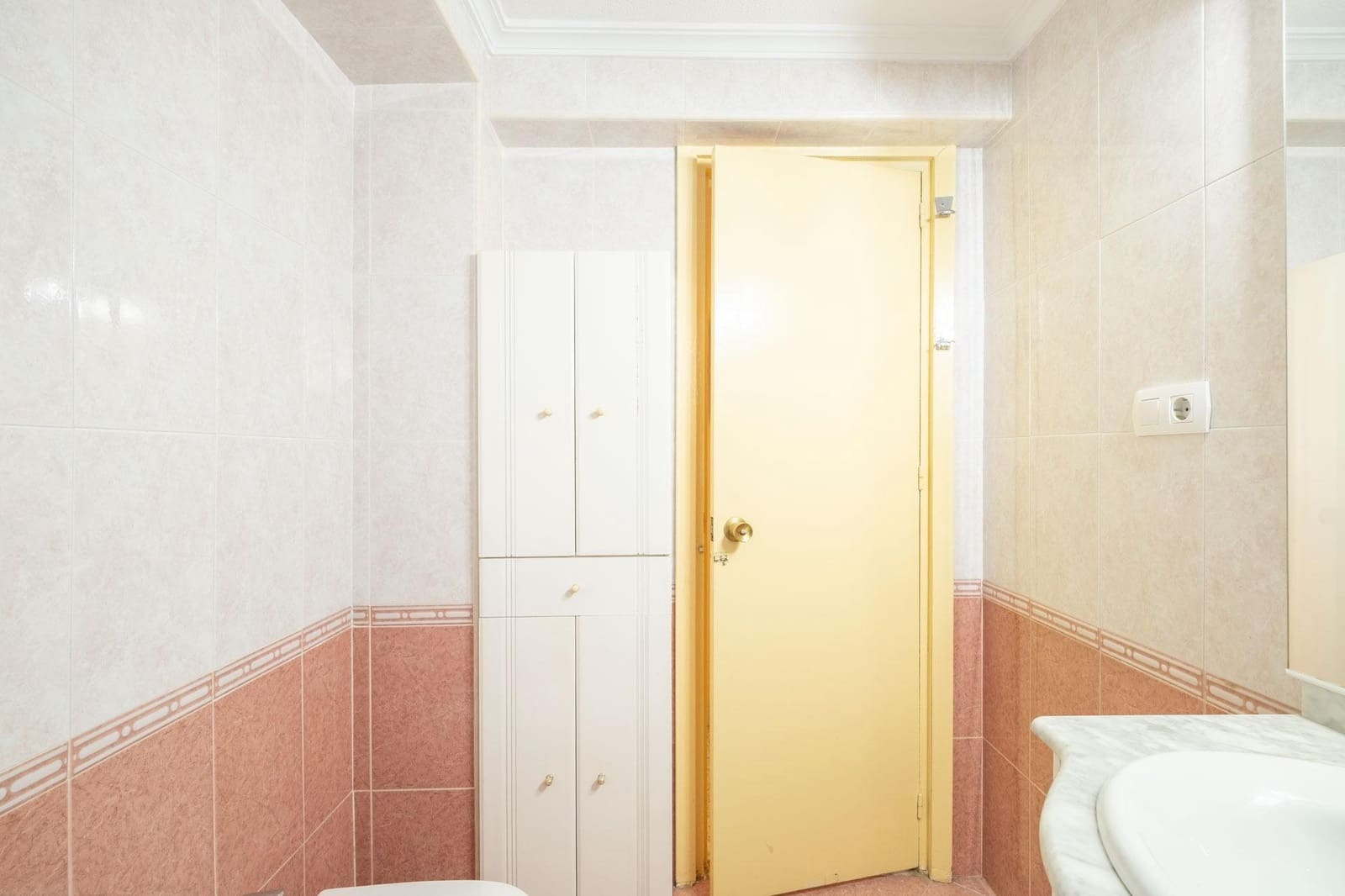 3 bedroom Flat for sale in Seville city - € 179,900 (Ref: 9615647)