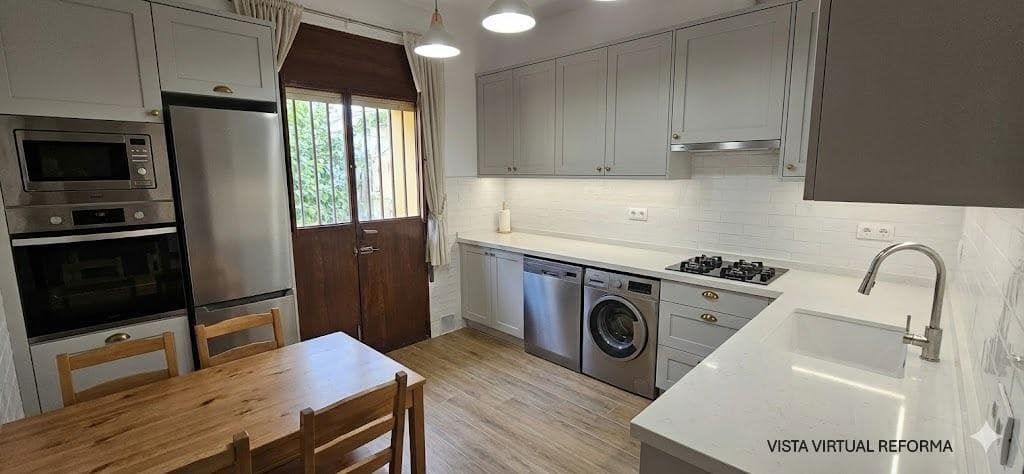 Adosado de 3 habitaciones en La Algaba en venta - 145.000 € (Ref: 9625806)