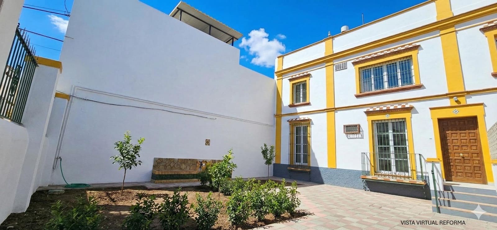 Adosado de 3 habitaciones en La Algaba en venta - 145.000 € (Ref: 9625806)