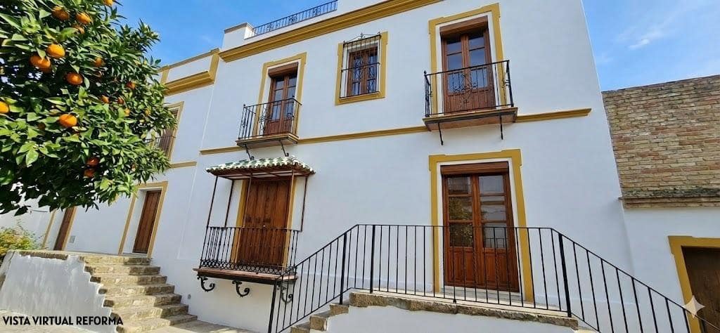 Adosado de 5 habitaciones en La Algaba en venta - 145.000 € (Ref: 9625807)