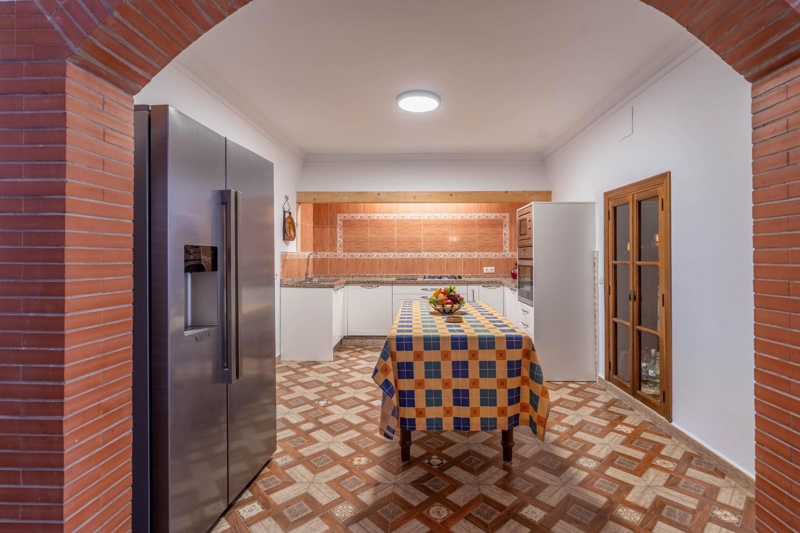 4 bedroom Villa for sale in El Garrobo with garage - € 325,000 (Ref: 9634413)