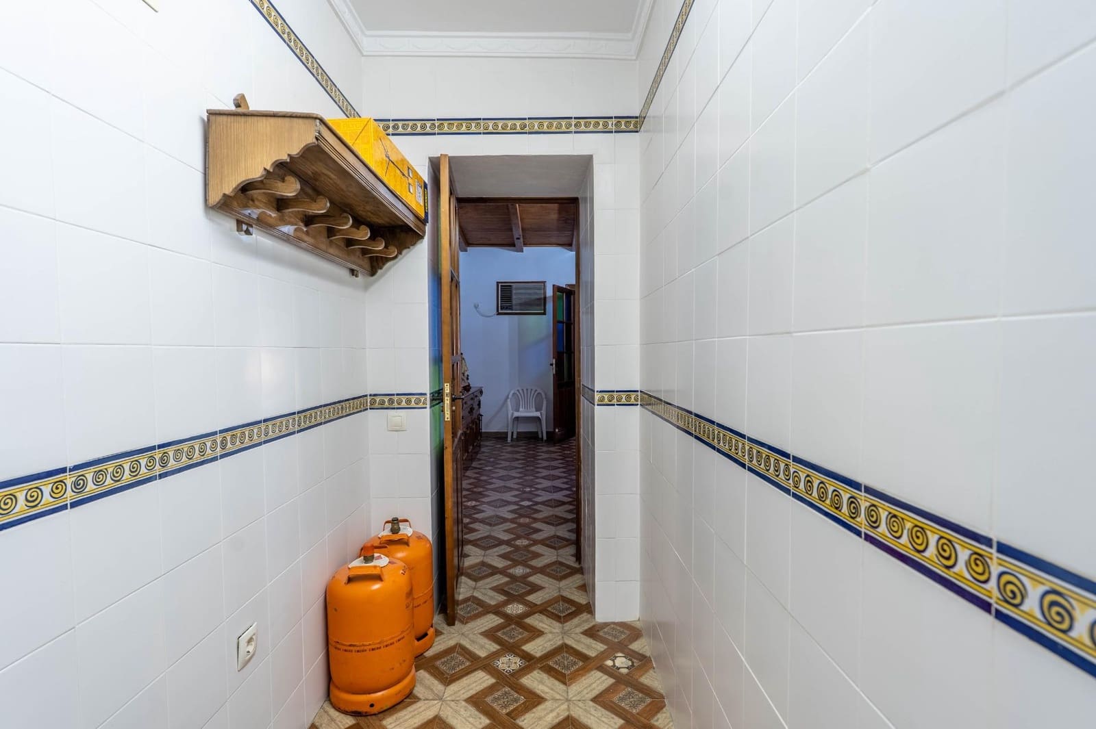 4 bedroom Villa for sale in El Garrobo with garage - € 325,000 (Ref: 9634413)