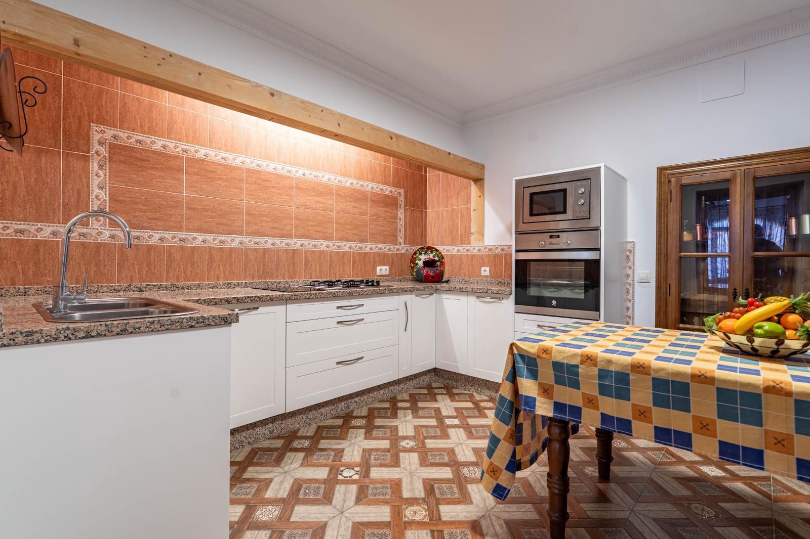 4 bedroom Villa for sale in El Garrobo with garage - € 325,000 (Ref: 9634413)