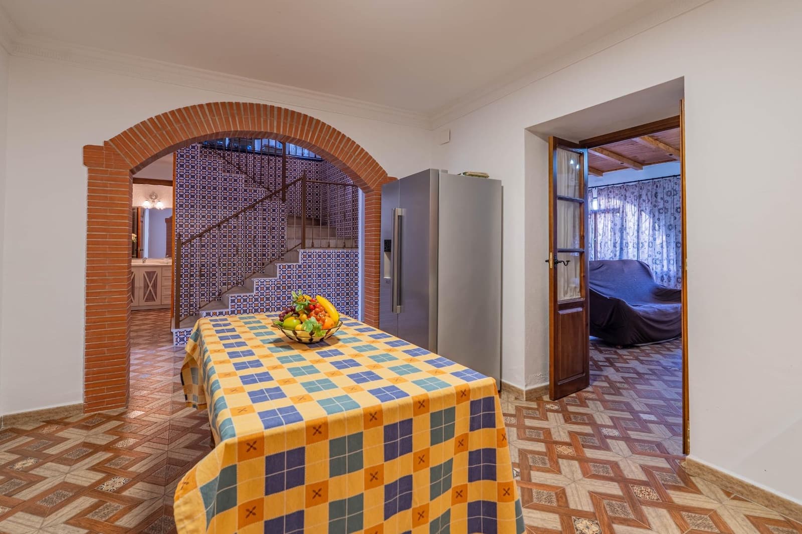 4 bedroom Villa for sale in El Garrobo with garage - € 325,000 (Ref: 9634413)