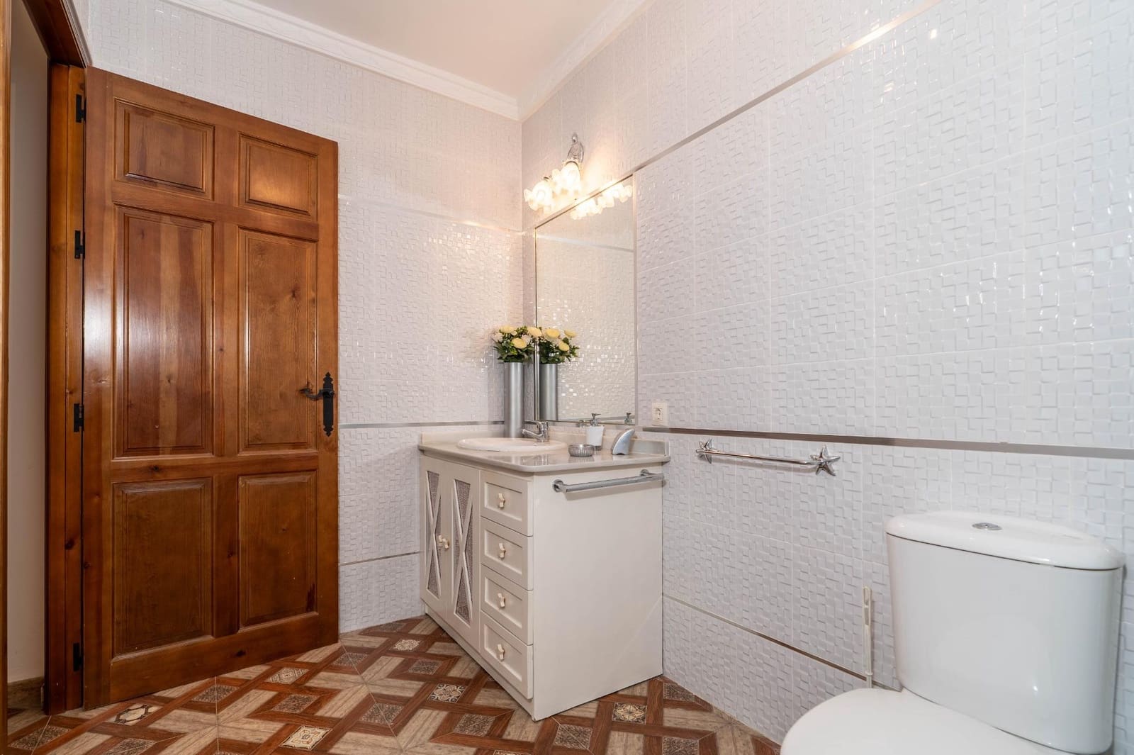 4 bedroom Villa for sale in El Garrobo with garage - € 325,000 (Ref: 9634413)