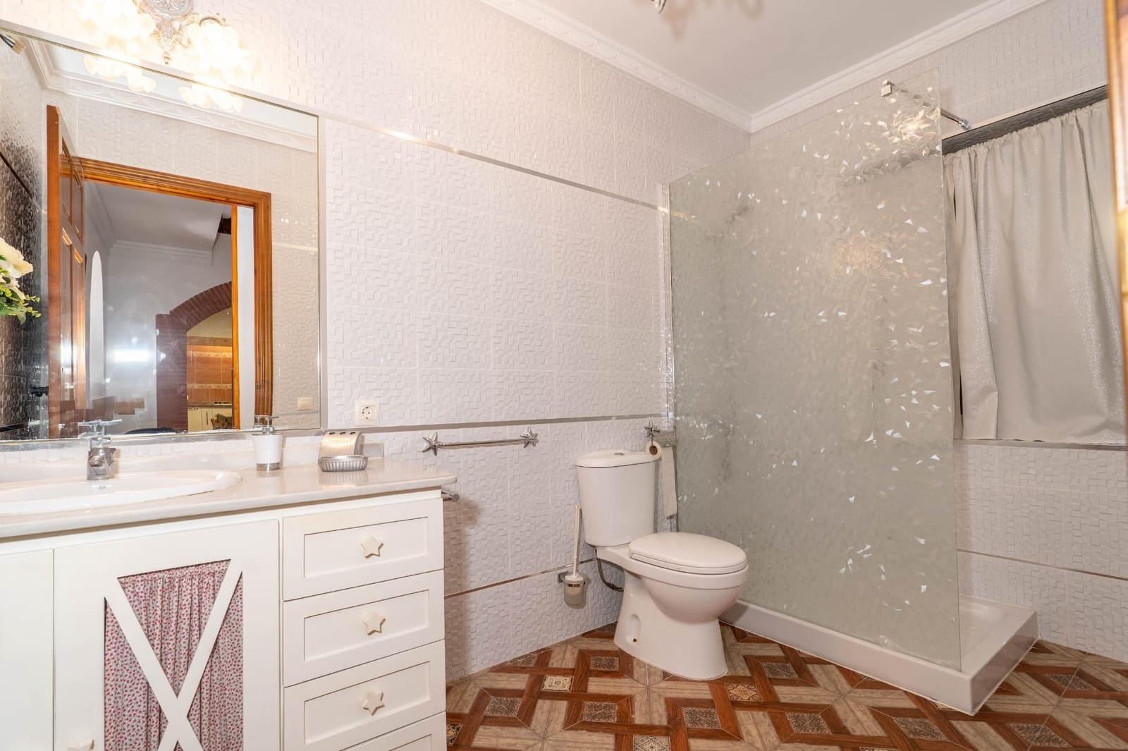 4 bedroom Villa for sale in El Garrobo with garage - € 325,000 (Ref: 9634413)