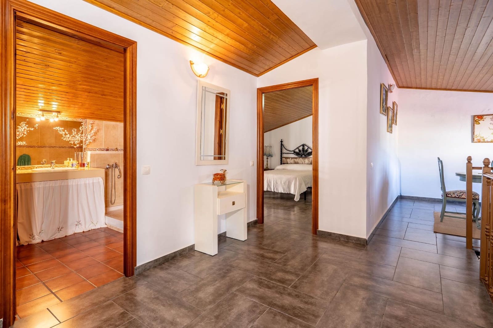 4 bedroom Villa for sale in El Garrobo with garage - € 325,000 (Ref: 9634413)