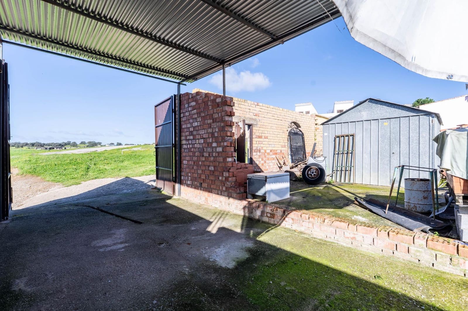 4 bedroom Villa for sale in El Garrobo with garage - € 325,000 (Ref: 9634413)