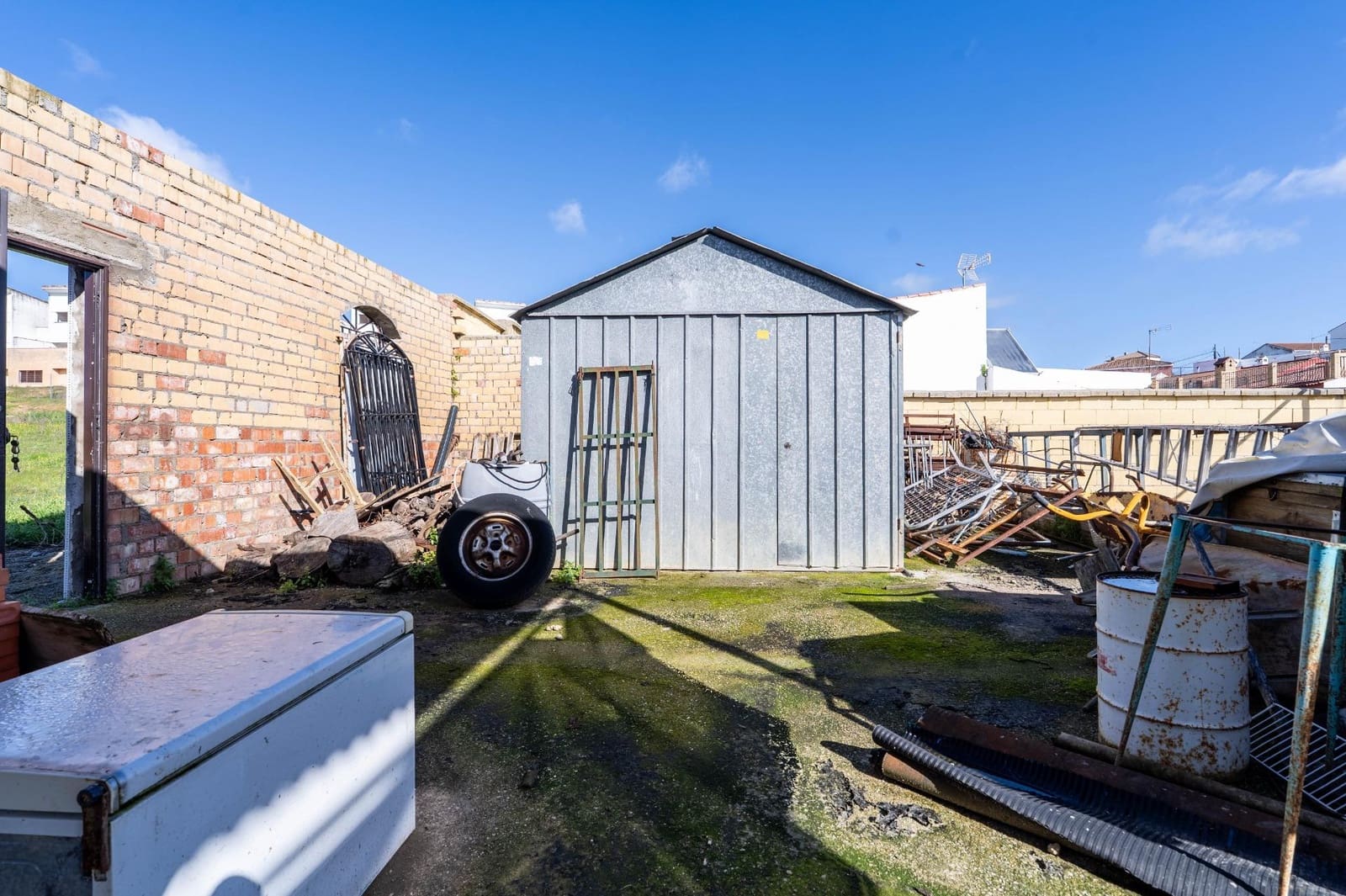 4 bedroom Villa for sale in El Garrobo with garage - € 325,000 (Ref: 9634413)