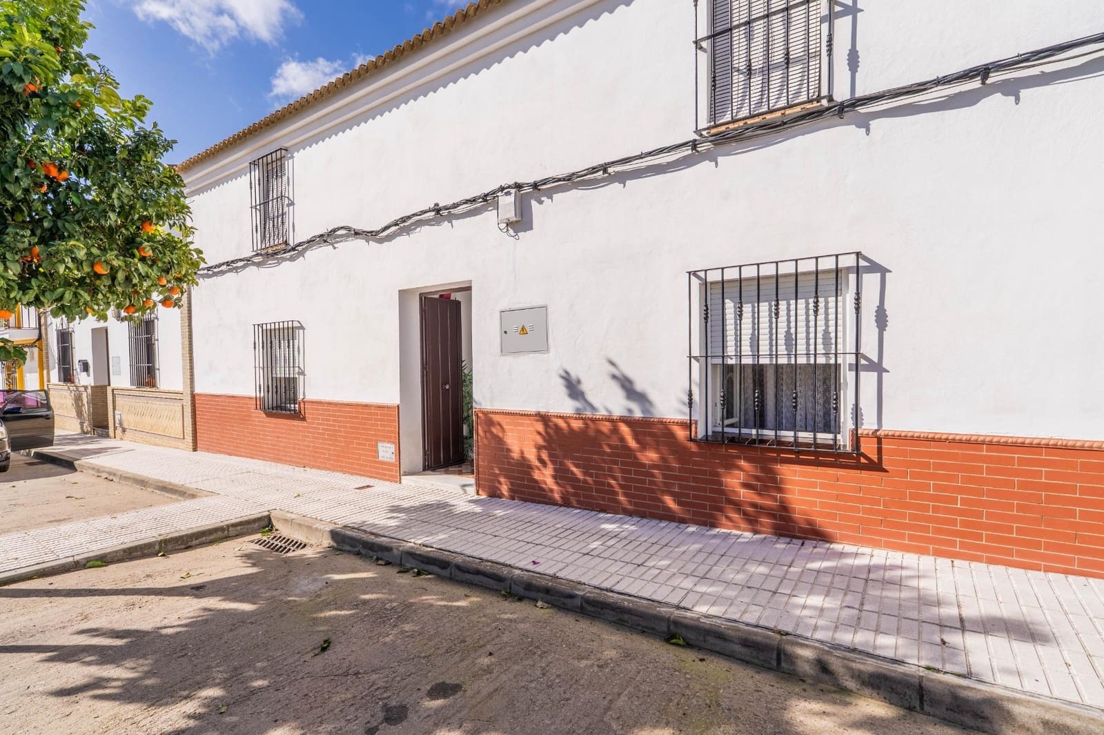 4 bedroom Villa for sale in El Garrobo with garage - € 325,000 (Ref: 9634413)