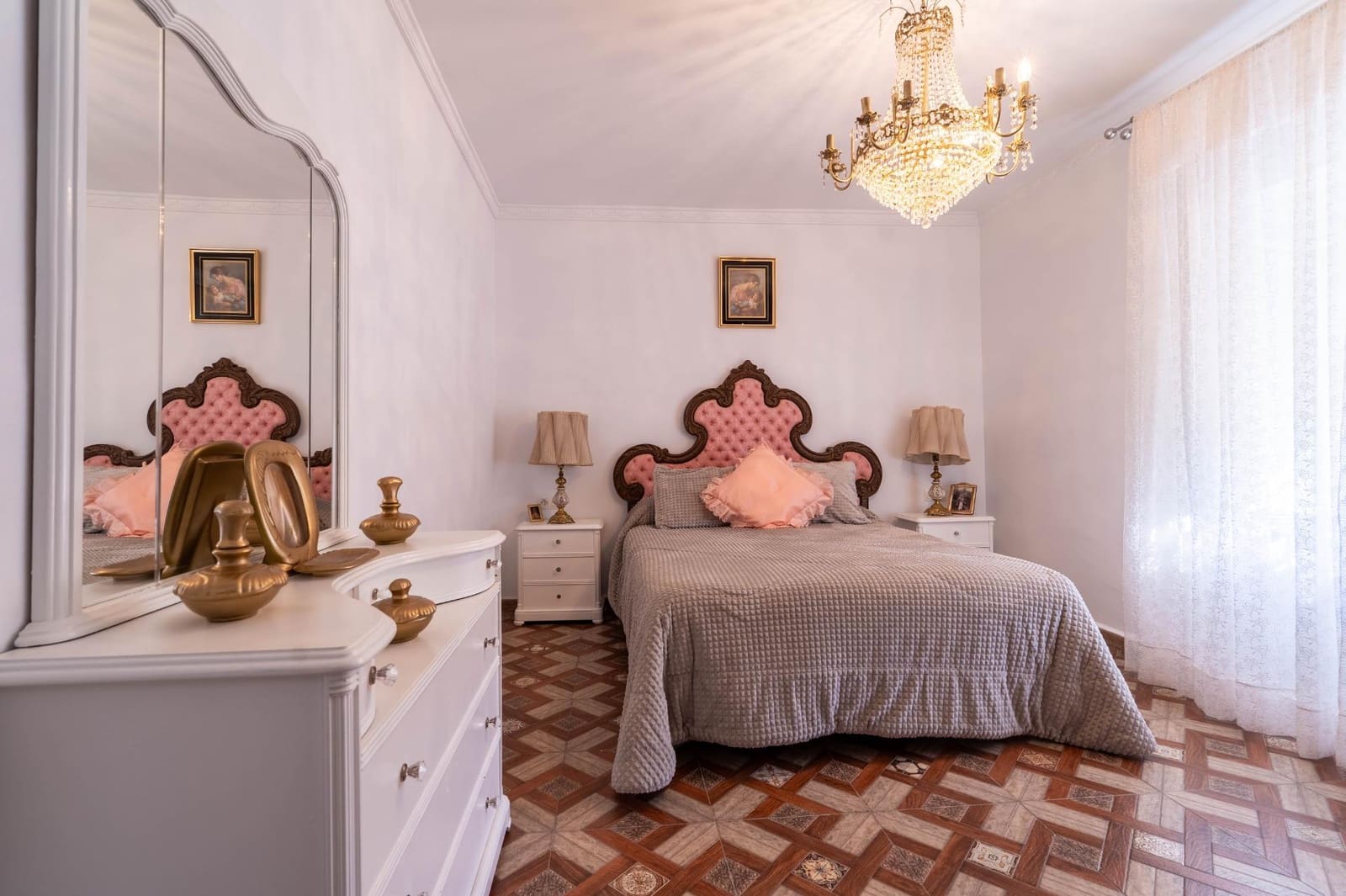 Chalet de 4 habitaciones en El Garrobo en venta con garaje - 325.000 € (Ref: 9634413)