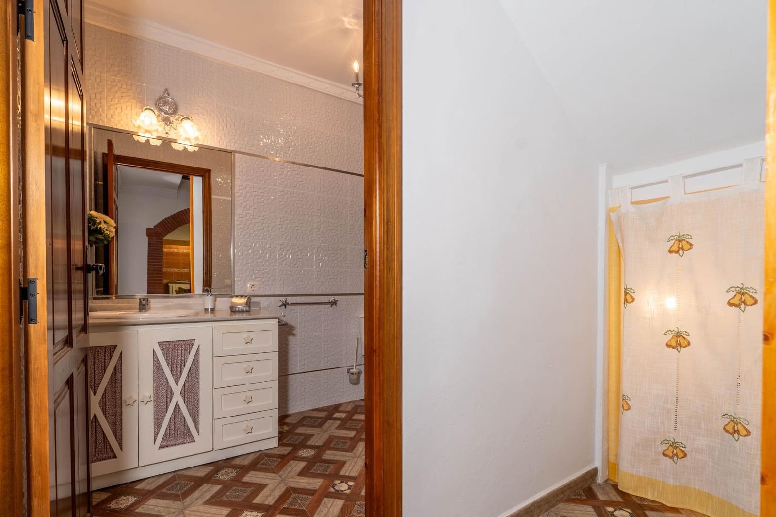 Chalet de 4 habitaciones en El Garrobo en venta con garaje - 325.000 € (Ref: 9634413)