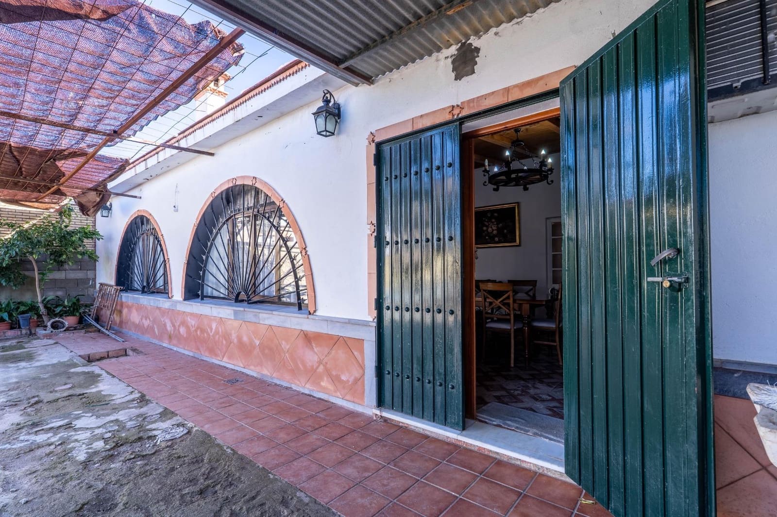 4 slaapkamer Villa te koop in El Garrobo met garage - € 325.000 (Ref: 9634413)