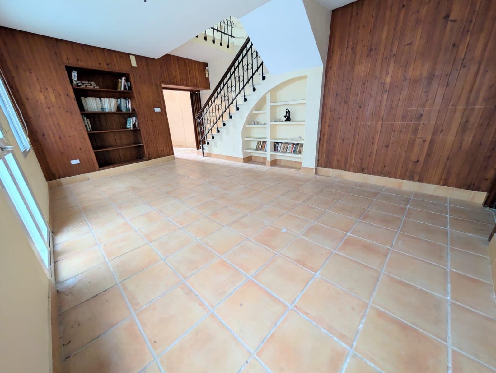 5 bedroom Townhouse for sale in Bornos - € 146,000 (Ref: 9645143)