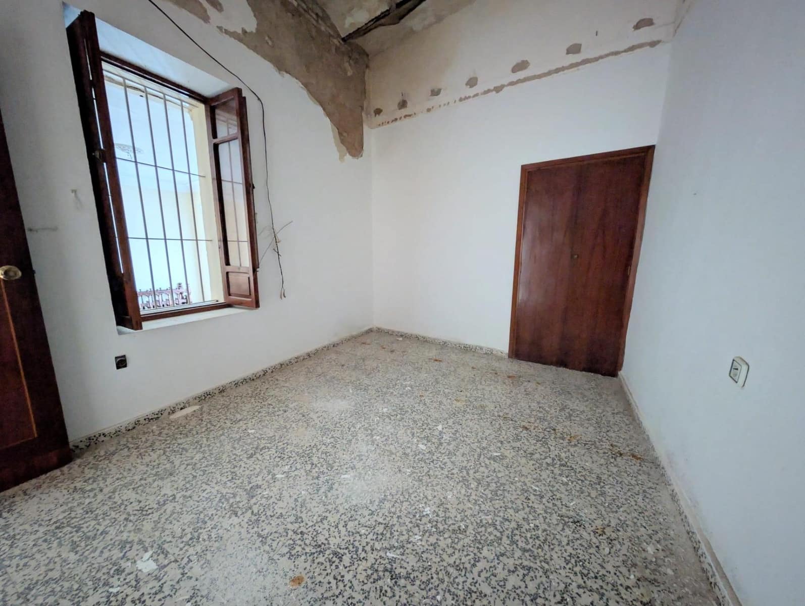 5 bedroom Townhouse for sale in Bornos - € 146,000 (Ref: 9645143)