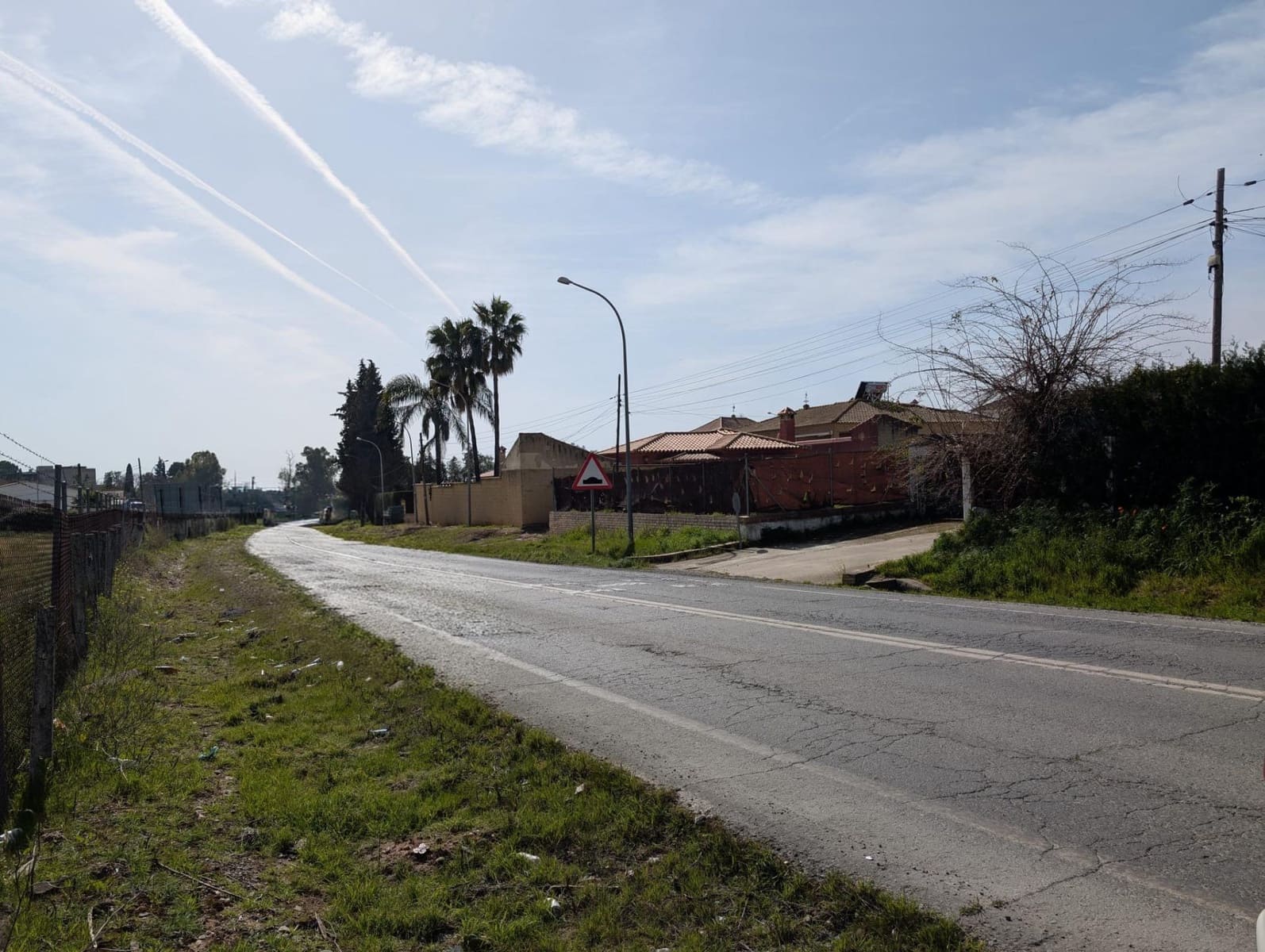 3 bedroom Villa for sale in Sanlucar la Mayor - € 150,000 (Ref: 9648281)