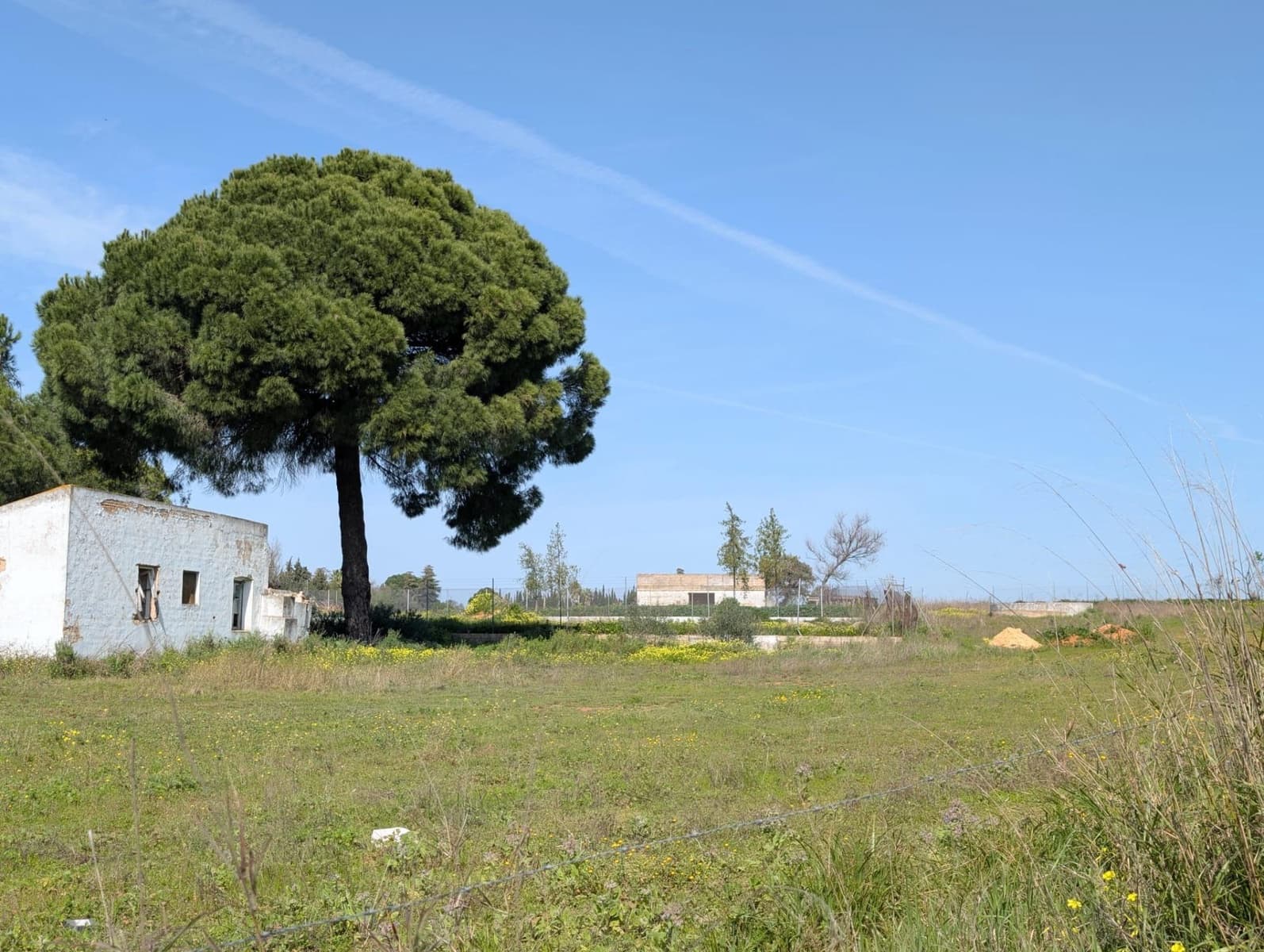 3 bedroom Villa for sale in Sanlucar la Mayor - € 150,000 (Ref: 9648281)