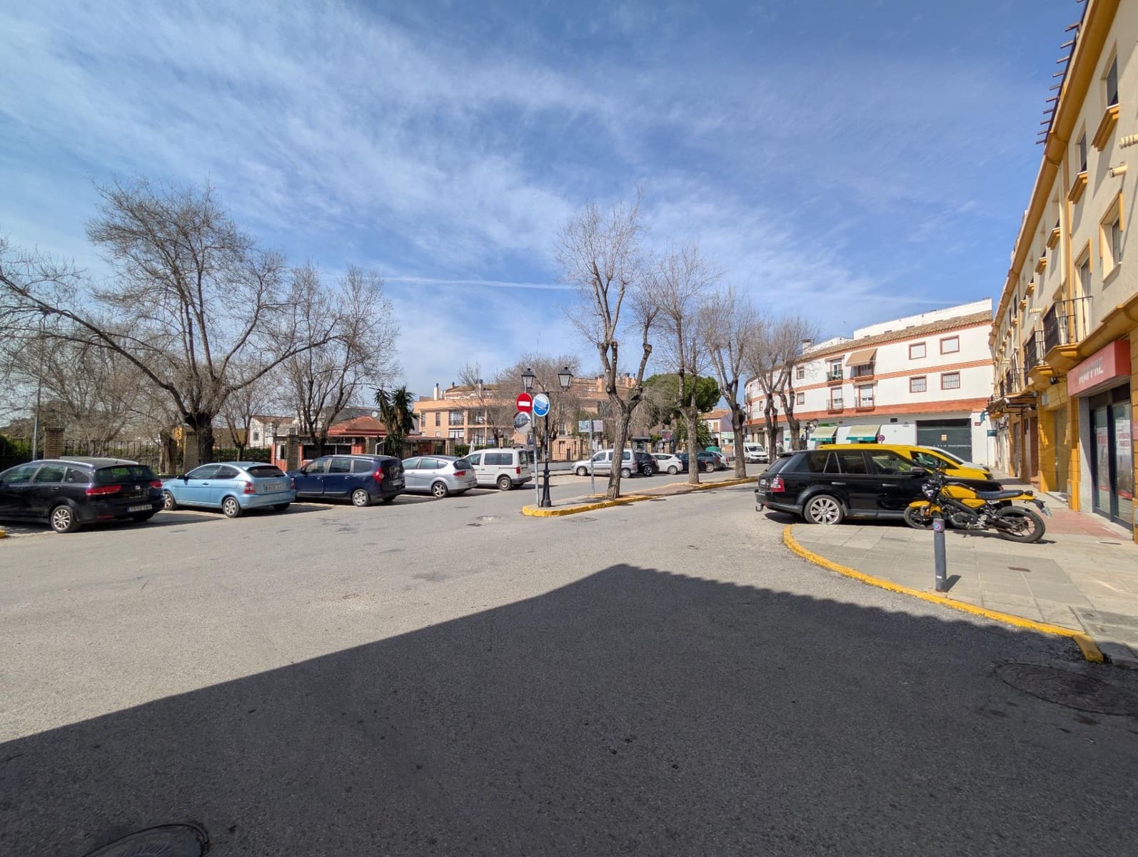 Dom na sprzedaż w Sanlucar la Mayor - 150 000 € (Ref: 9648282)