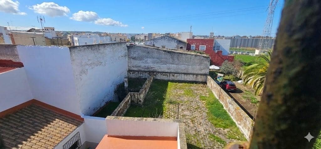 3 bedroom Terraced Villa for sale in La Algaba with garage - € 105,000 (Ref: 9720055)