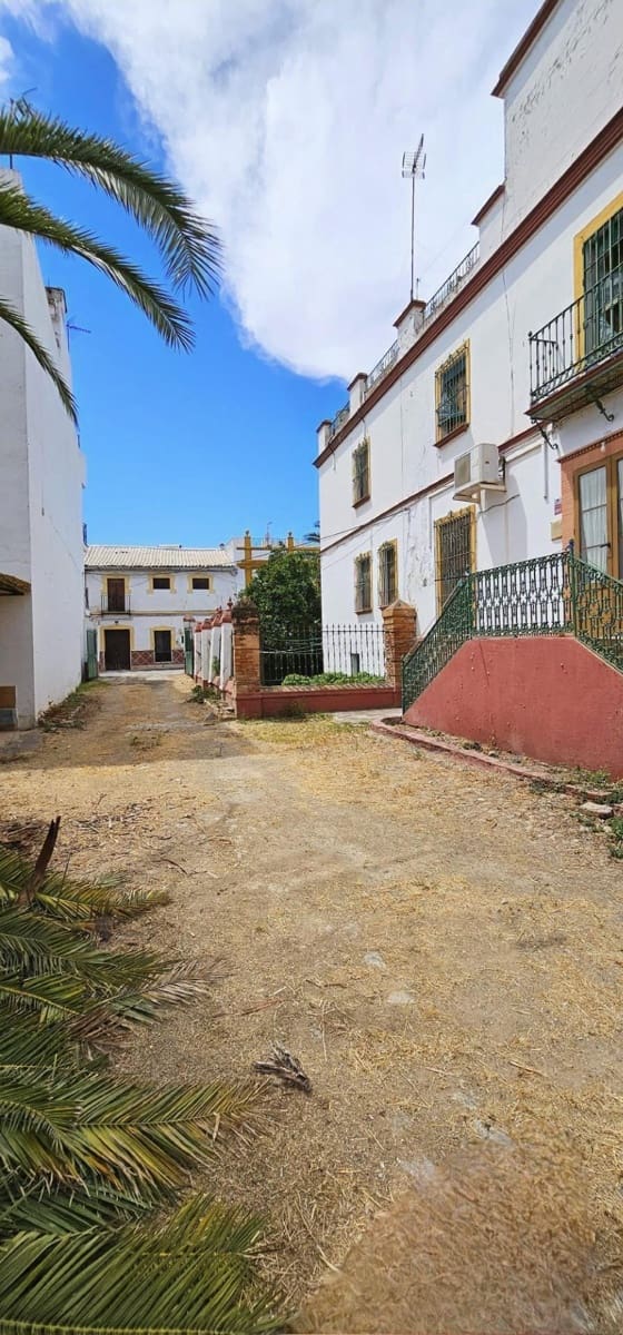 3 bedroom Terraced Villa for sale in La Algaba with garage - € 105,000 (Ref: 9720055)