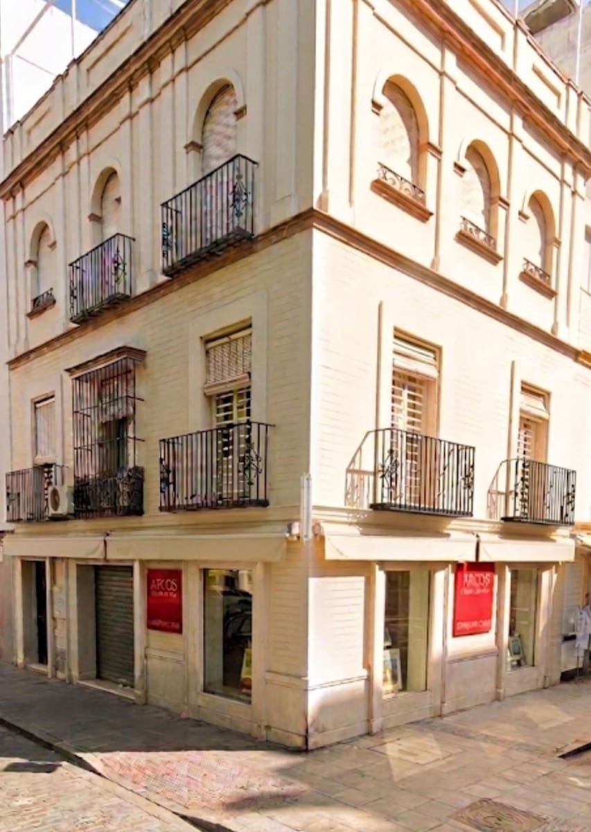 Commercial for rent in Seville city - € 1,900 (Ref: 9721808)