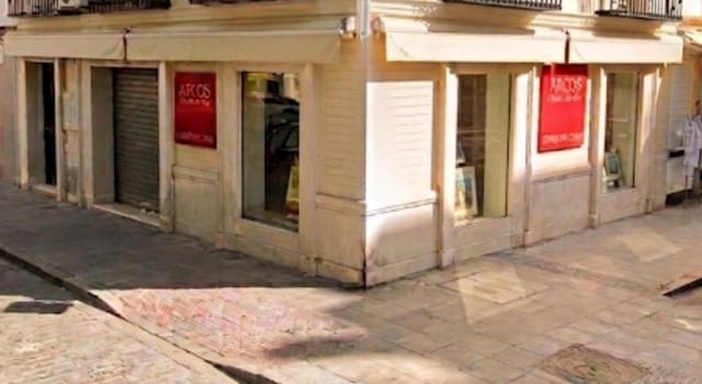 Komercyjne do wynajęcia w Los Remedios, Miasto Sewilla - 1 300 € (Ref: 9721808)