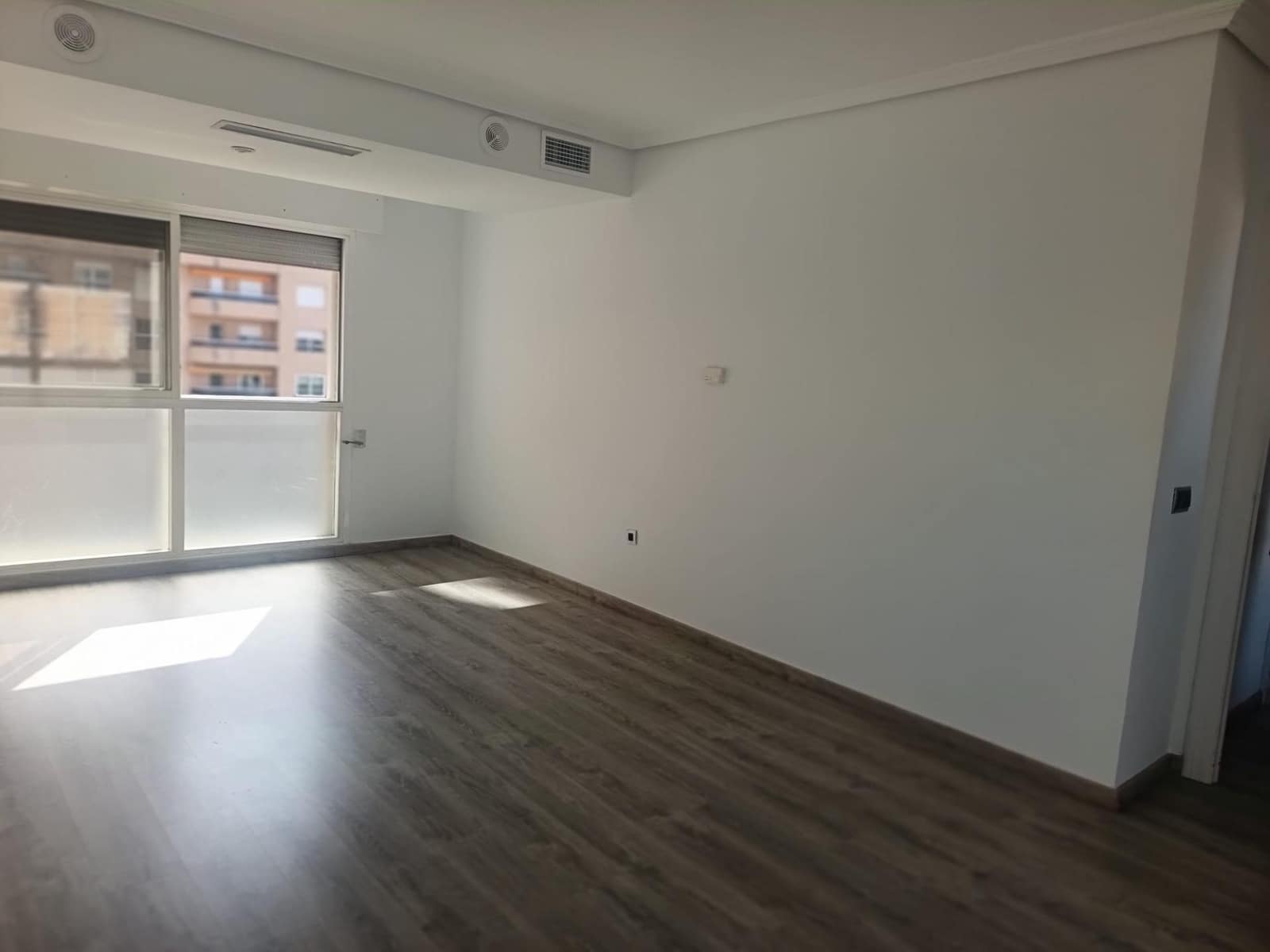 1 sovrum Lägenhet att hyra i Sevilla stad - 1 100 € (Ref: 9759074)