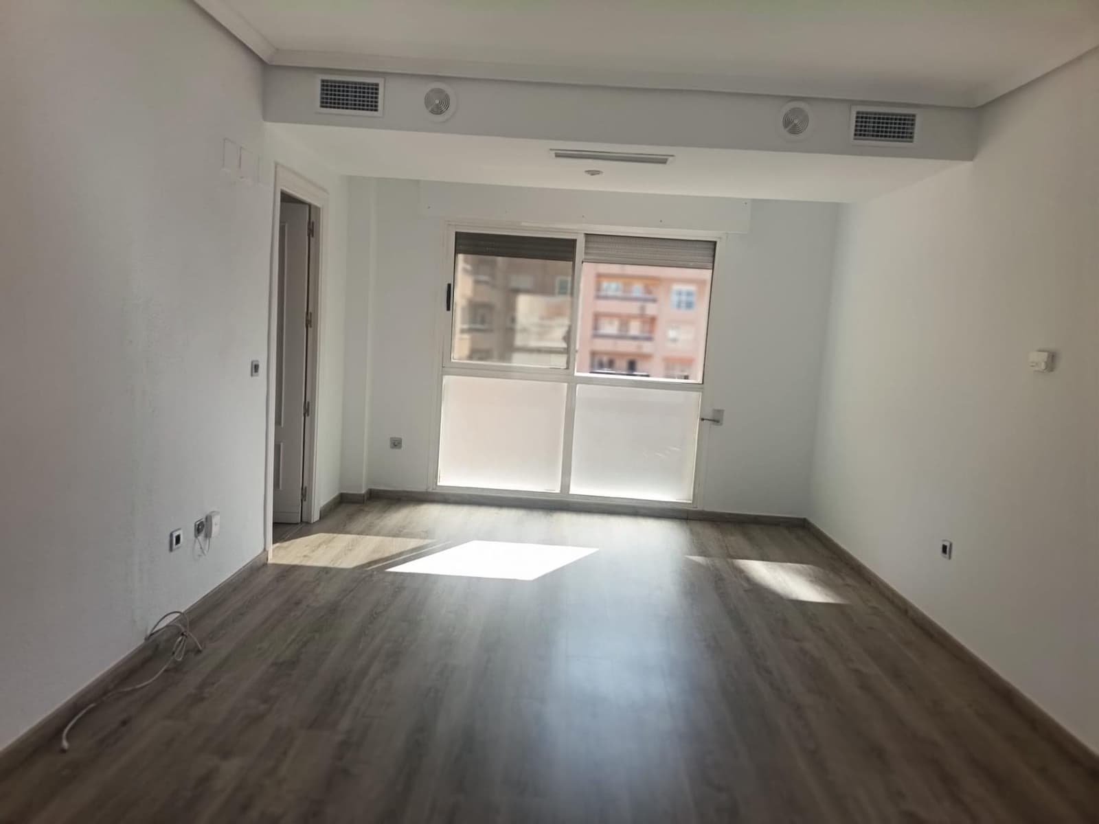 1 sovrum Lägenhet att hyra i Sevilla stad - 1 100 € (Ref: 9759074)