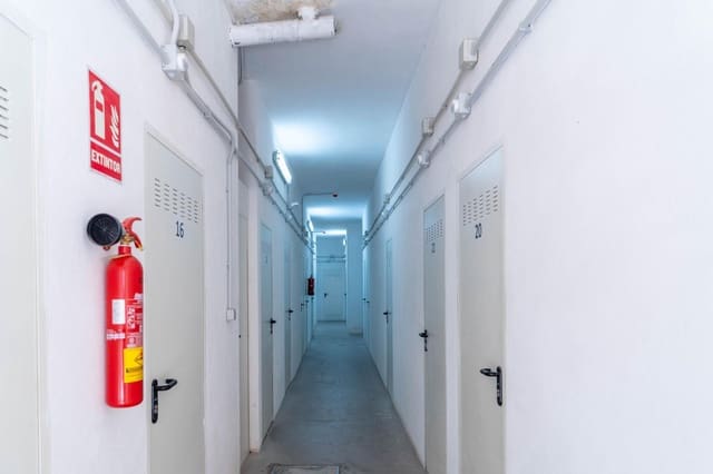 Erhverv til salg i Sevilla by - € 398.000 (Ref: 9759075)