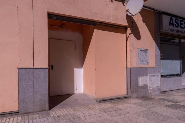 Komercyjne na sprzedaż w Miasto Sewilla - 398 000 € (Ref: 9759075)