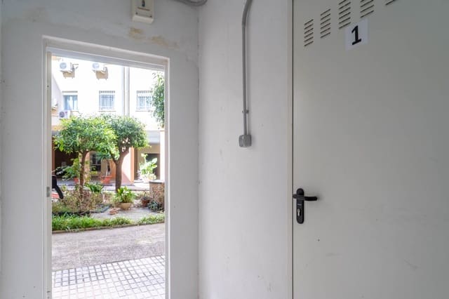 Komercyjne na sprzedaż w Miasto Sewilla - 398 000 € (Ref: 9759075)