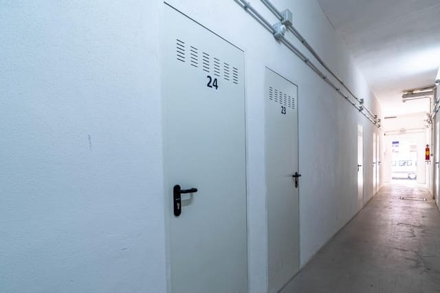 Komercyjne na sprzedaż w Miasto Sewilla - 398 000 € (Ref: 9759075)