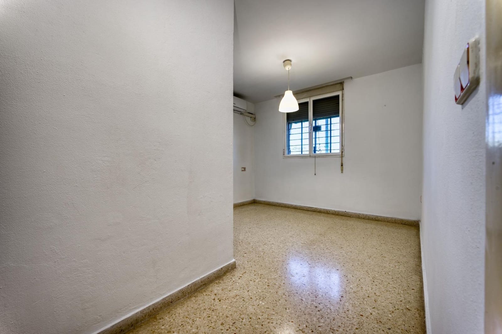3 bedroom Apartment for sale in Seville city with garage - € 230,000 (Ref: 9780691)