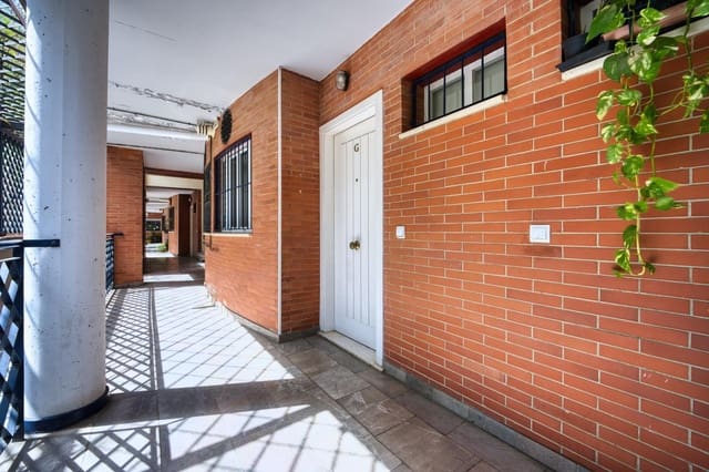 3 chambre Appartement à vendre à Séville ville avec garage - 225 000 € (Ref: 9780691)